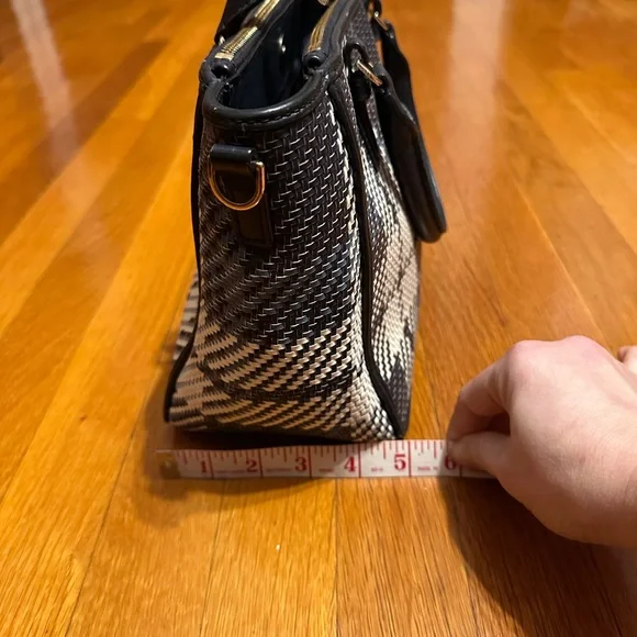 Tory Burch Black and Cream Checkered Satchel - Picture 4 of 16